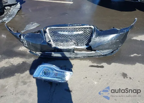 2019 Chrysler 300 Touring z USA, uszkodzony, nr VIN 2C3CCAAG8KH660344